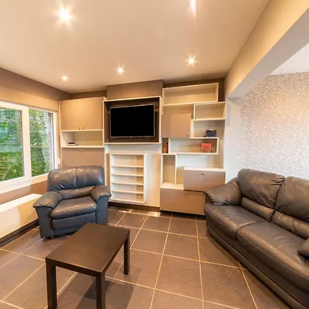 Magnificent With Hot Tubs Holiday home
